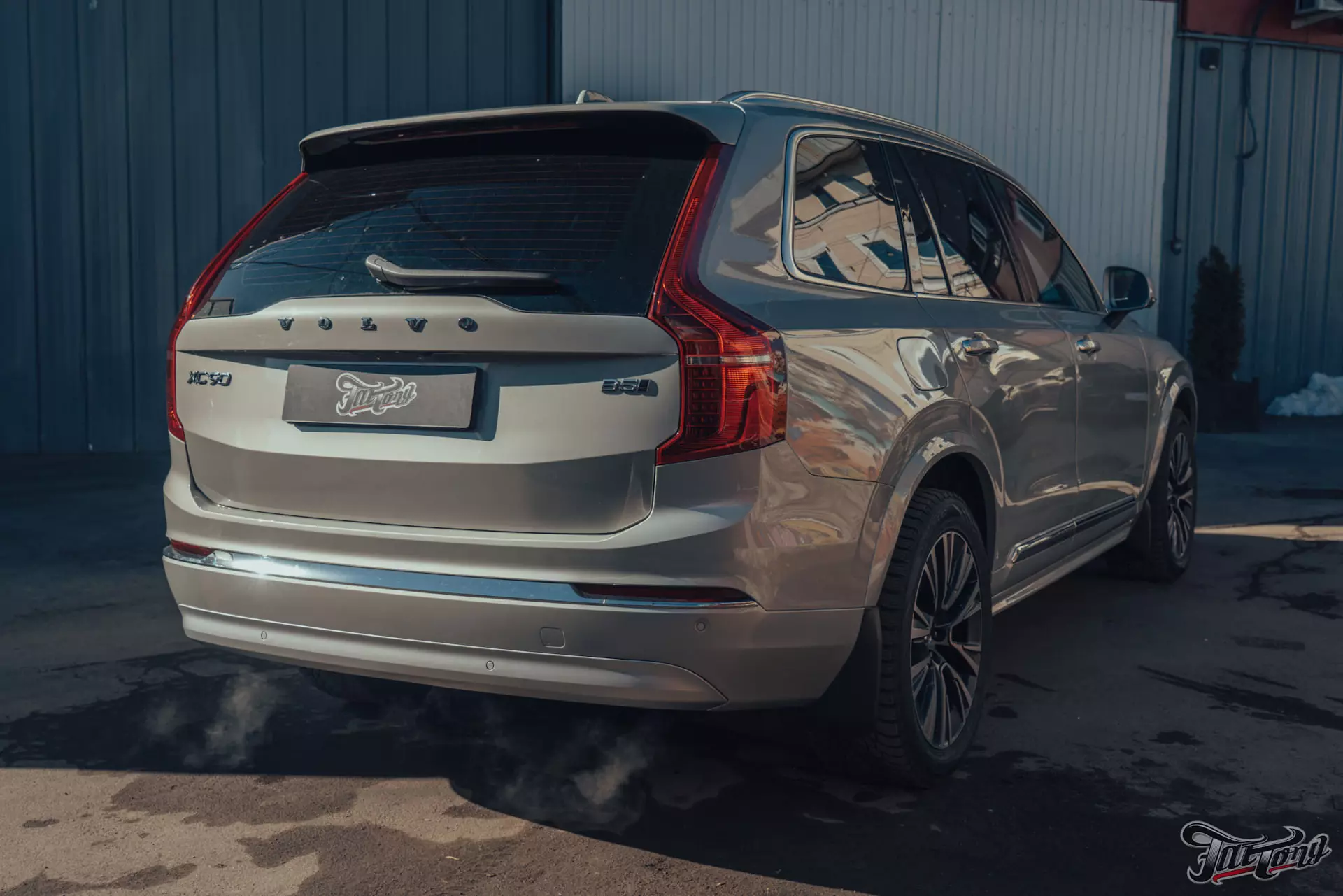 Volvo XC90. Оклейка глянцевым полиуретаном